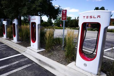 Vehículos eléctricos de Ford podrán utilizar estaciones de carga de Tesla en Estados Unidos y Canadá