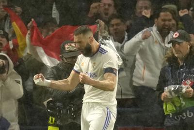 Karim Benzema consigue otro 'hat-trick' en la Champions e impulsa al Real Madrid sobre Chelsea