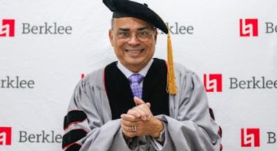 VIDEO: Gilberto Santa Rosa recibe doctorado honoris de la Universidad de Berklee