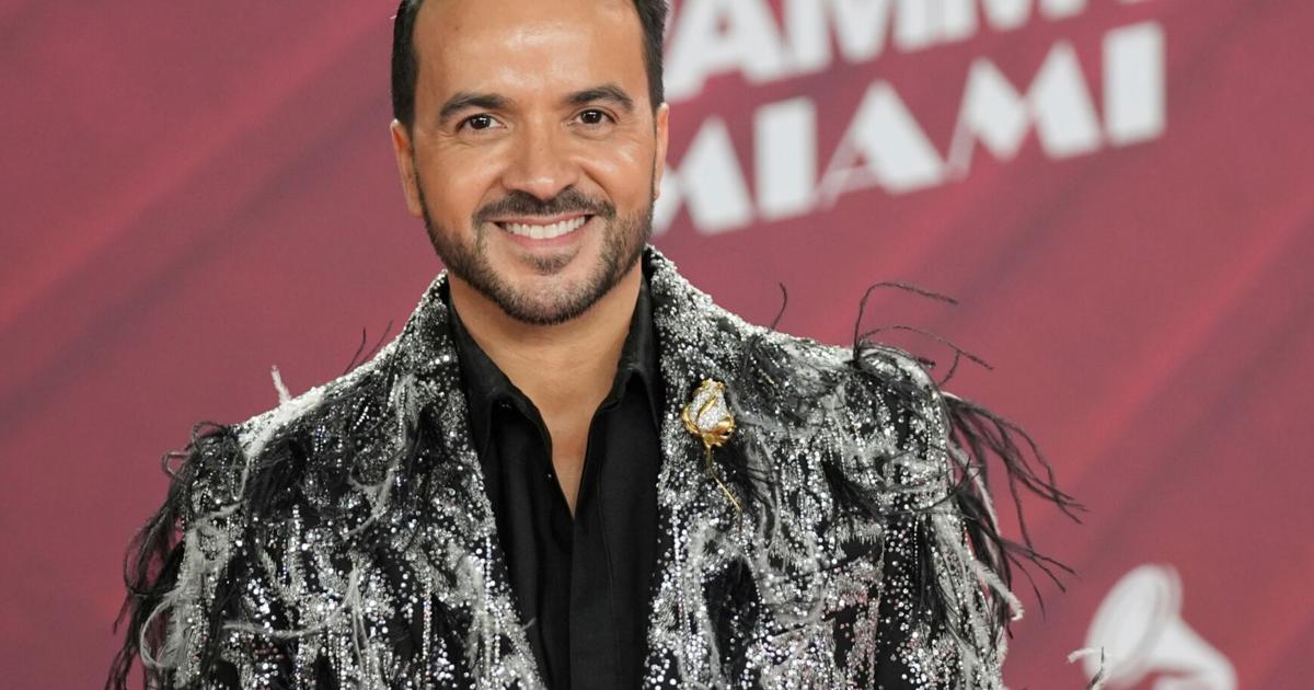 Luis Fonsi celebra que "Despacito" y "No Me Doy Por Vencido" entran al top 10 de Billboard