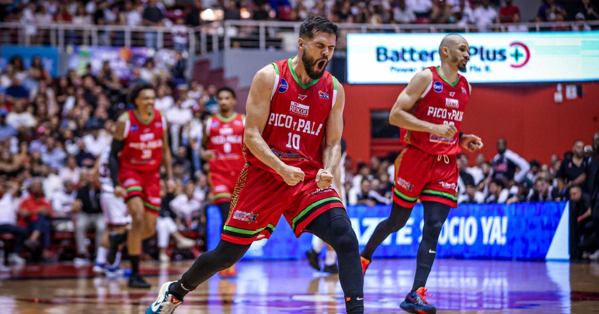 Santeros ponen contra la pared a los Leones y quedan a un triunfo de la final
