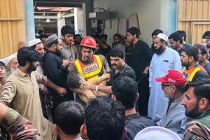 Imagen de la cobertura de: Colapso de techo en escuela de Pakistán deja decenas de muertos y más de 50 heridos