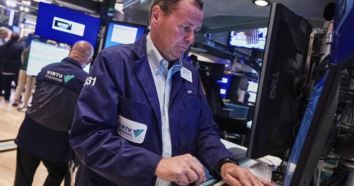 Caídas en acciones tecnológicas arrastran a Wall Street; S&P 500 baja 1.4%