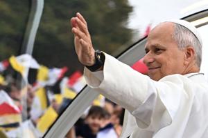 Imagen del artículo de El Vocero: Papa León XIV atrae multitud de 800,000 personas a misa en las calles de París