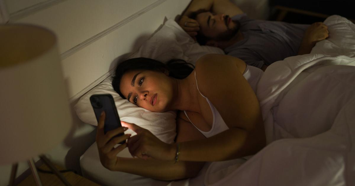 ¿Cuánto tiempo pasan los puertorriqueños en el celular al día?