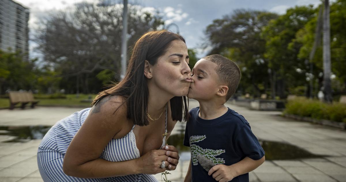 “Fue amor a primera vista”: Madre soltera narra cómo un vínculo inmediato la llevó a adoptar