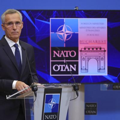 La OTAN promete ayudar a Ucrania "todo el tiempo que sea necesario"