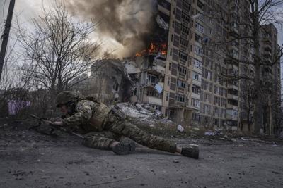 Guerra Ucrania - Rusia:  Sobre Tumbas y Héroes