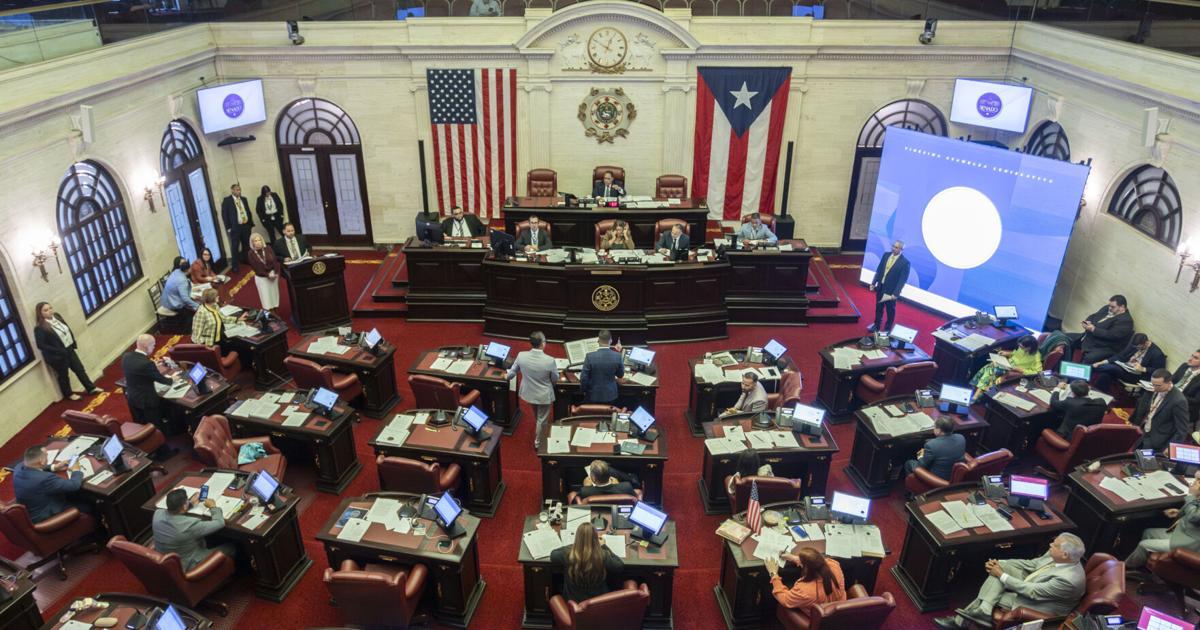 Senado aprueba convertir en delito grave amenazar con divulgar contenido íntimo