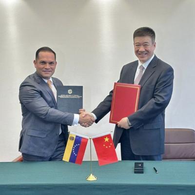 Venezuela y China próximos a finalizar acuerdos para tener vuelos comerciales