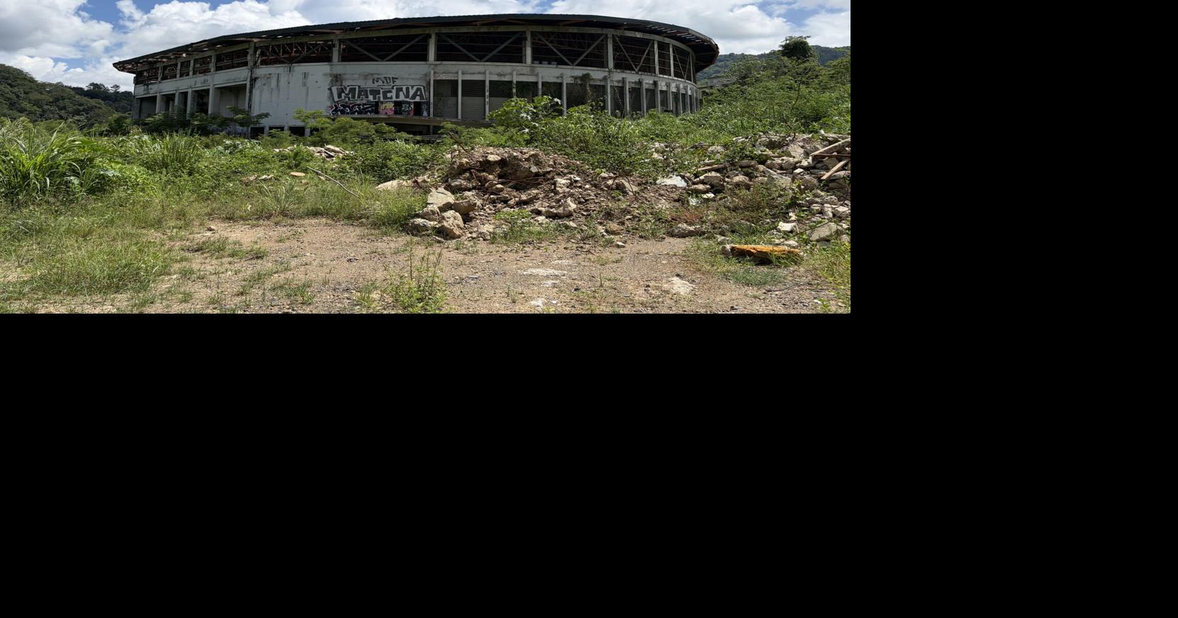 Dan "último turno al bate" al inconcluso Coliseo de Naranjito tras más de 20 años en el limbo