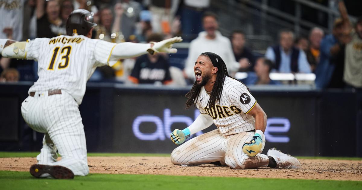 Padres aplastan 8-0 a los Cachorros en el inicio de la postemporada