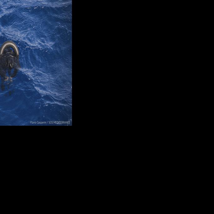 Condenan muertes de migrantes en el Mediterráneo