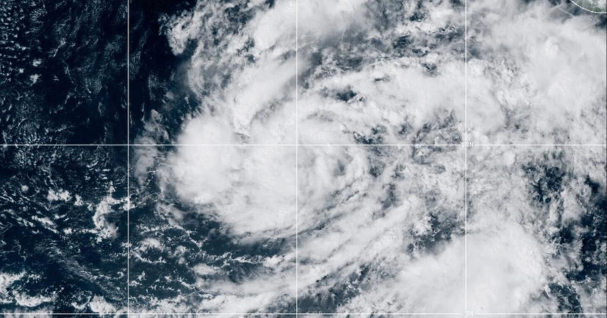 Huracán Vance se forma en el Pacífico y amenaza la costa occidental de México