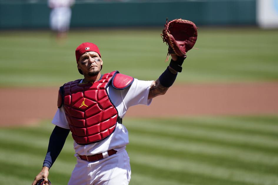 Yadier Molina makes Major League Baseball sports history