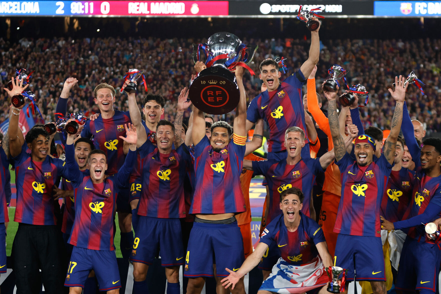 El Barcelona gana El Clásico y retiene el título de la liga española ...