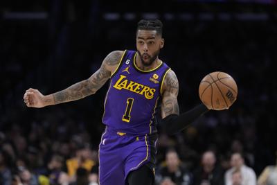 Russell anota 28 en su regreso y Lakers superan a Raptors