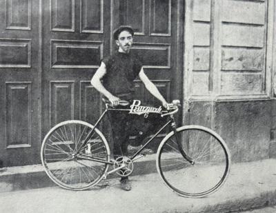 Santiago A. Panzardi: de la bicicleta al automóvil.