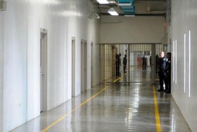 Fallece guardia agredido por confinado en Ponce