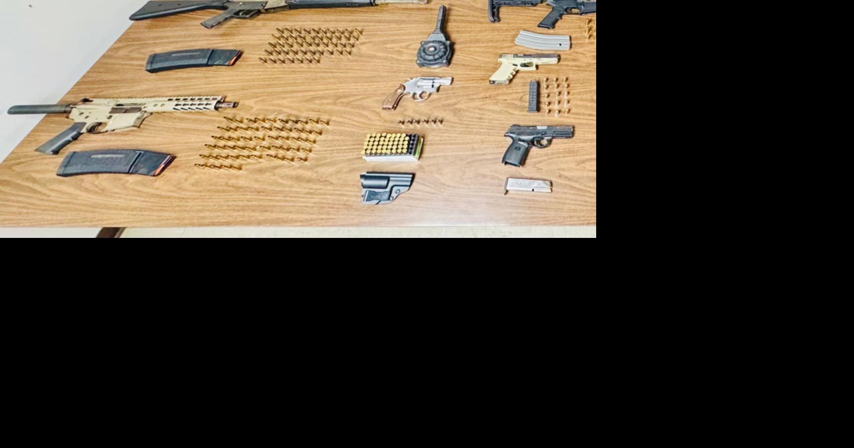 Ocupan ocho armas tras arresto de hombre en residencial de Cupey