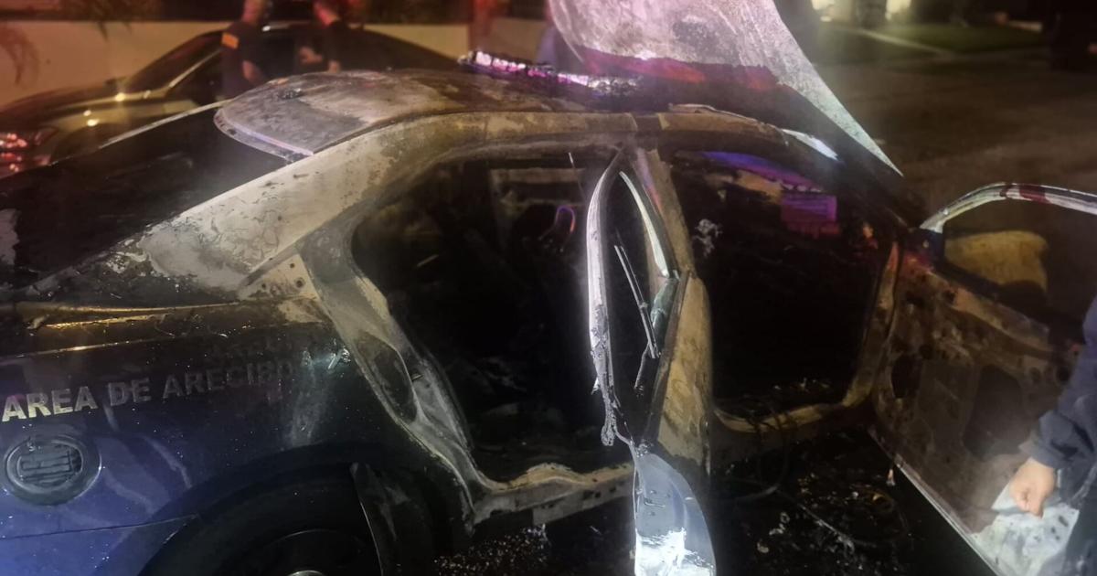 Patrulla de la Policía se incendia en Arecibo mientras agentes expedían un boleto