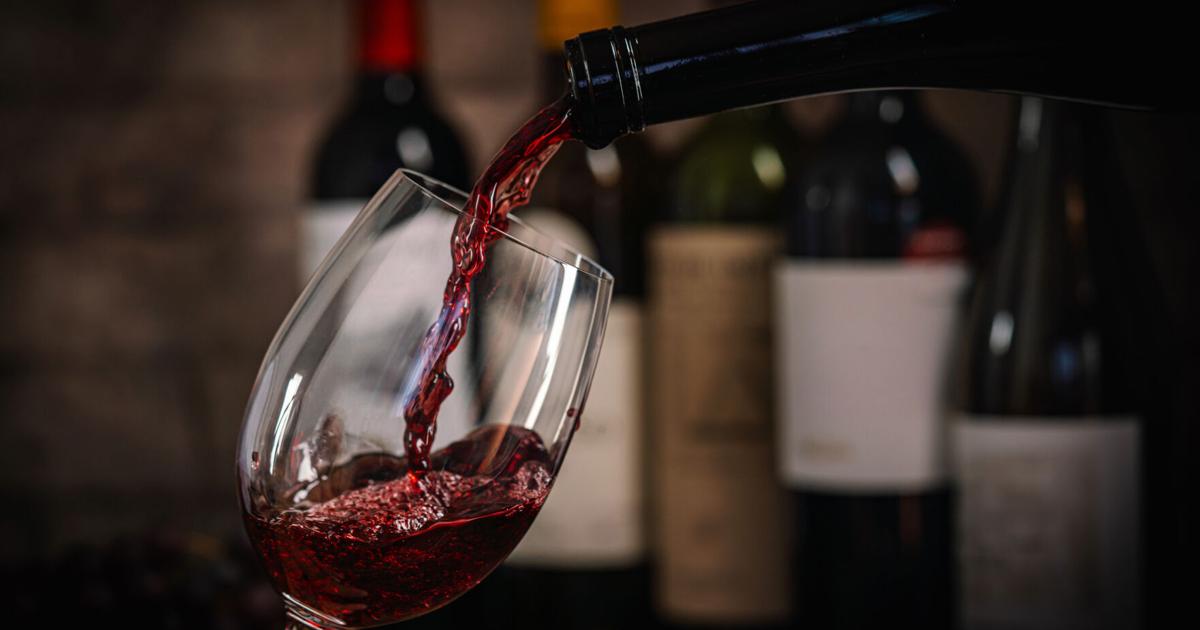 Puerto Rico brinda por el vino: importaciones suben 9.5% en valor mientras el mundo reduce consumo