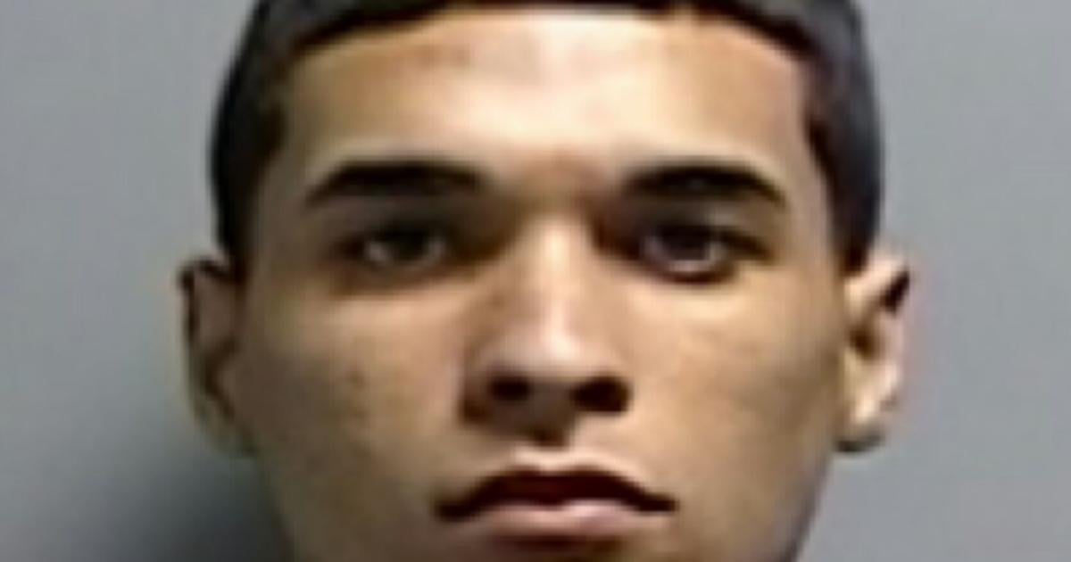 Emiten orden de arresto con fianza millonaria contra presunto autor del asesinato de joven en La Guancha