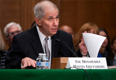 Senador de EE.UU. exige dimisión del jefe de la FDIC