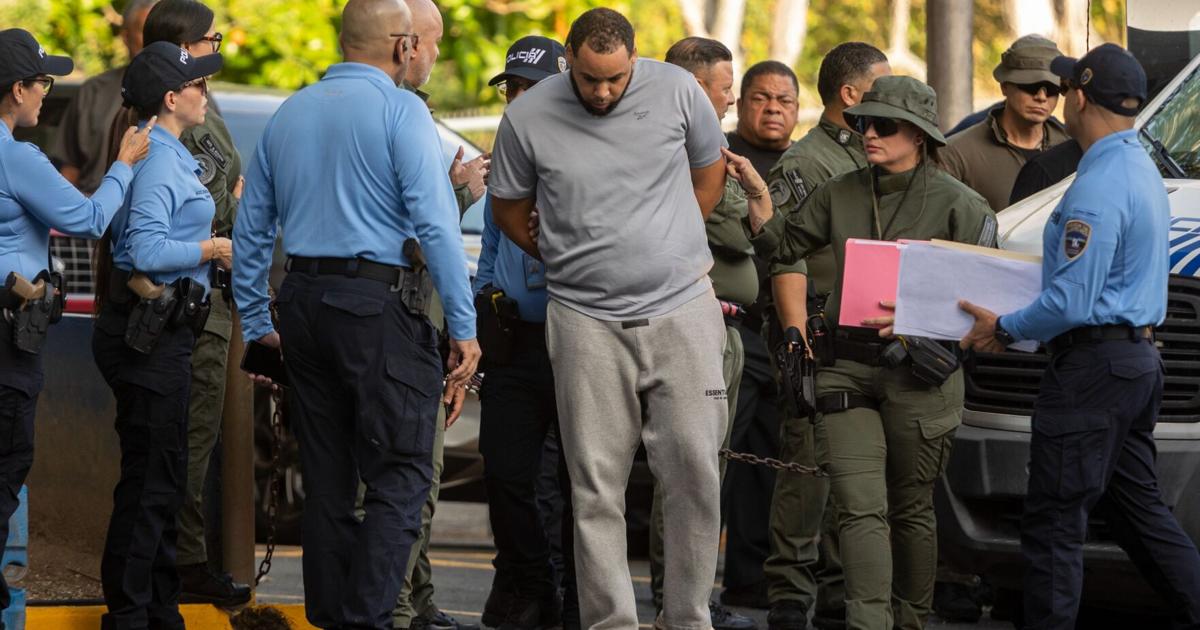 Arrestan a 33 personas por esquema que borró más de $300,000 en multas con tarjetas clonadas