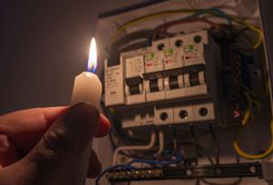 Imagen del artículo de El Vocero: Cerca de 80,000 clientes sin luz en Puerto Rico en medio de déficit de generación