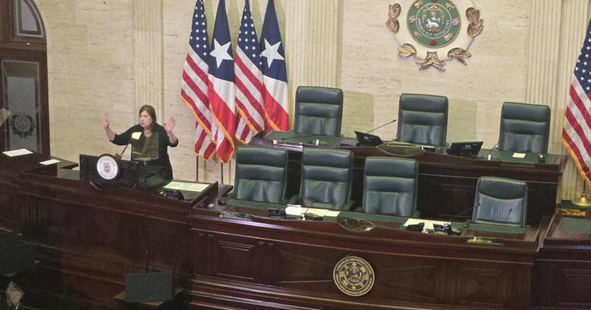 Cambia ubicación del podio para mensaje de la gobernadora Jenniffer González
