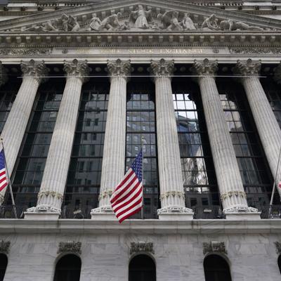 El Dow Jones cae 1,000 puntos al nivel más bajo en 10 meses