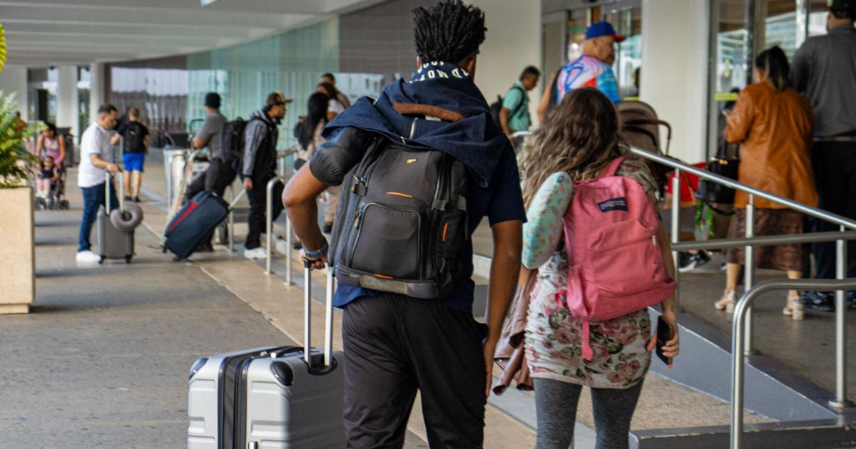 Mitad de puertorriqueños en Florida Central considera regresar a la Isla por costo de vida