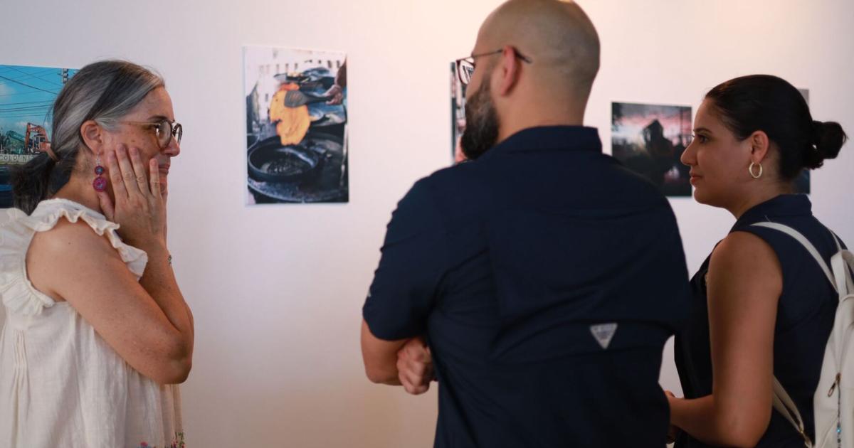 'Desde la cuneta': exposición fotográfica colectiva invita al diálogo comunitario en Salinas