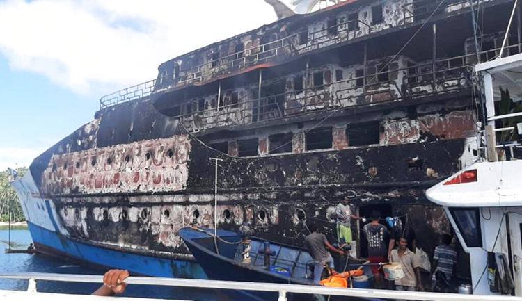 Un ferry se incendió en Indonesia y todos sus pasajeros sobrevivieron 60b2cbf80cc88.image