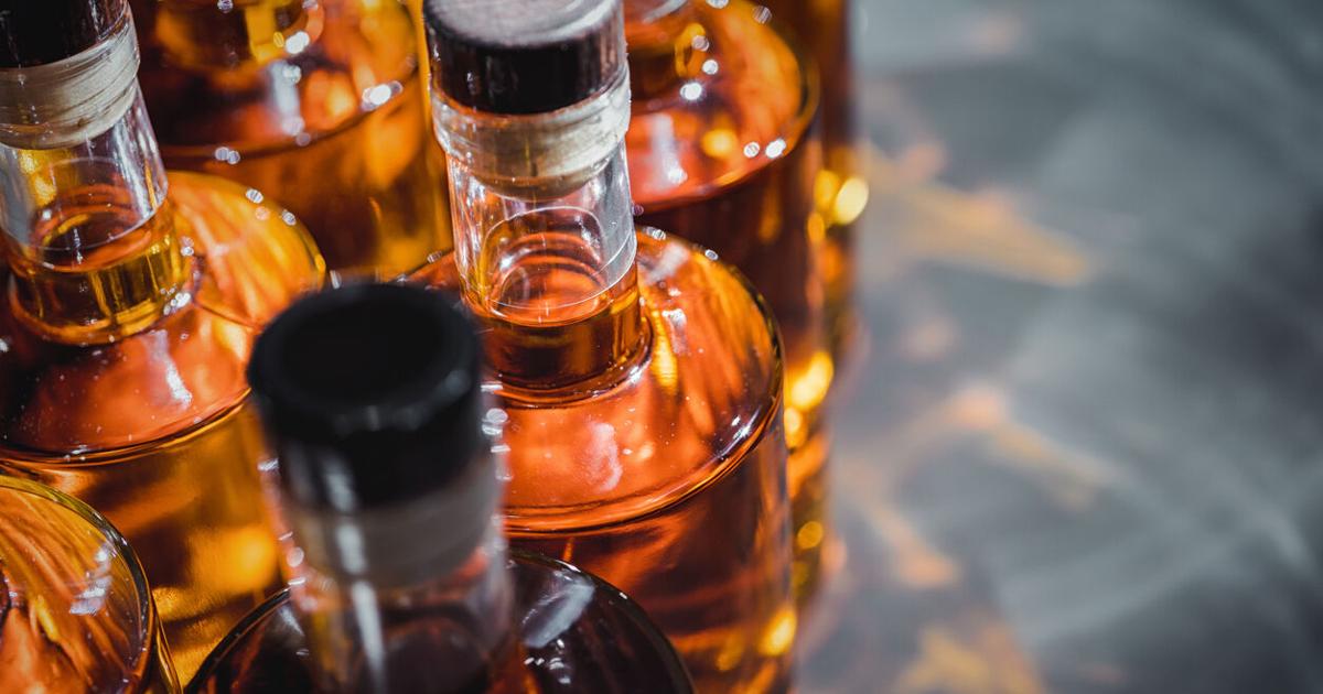 Ladrones roban más de 100 botellas de licor en hotel de Río Grande