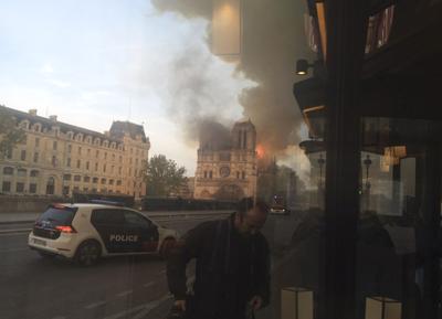 Se incendia Catedral de Notre Dame en París