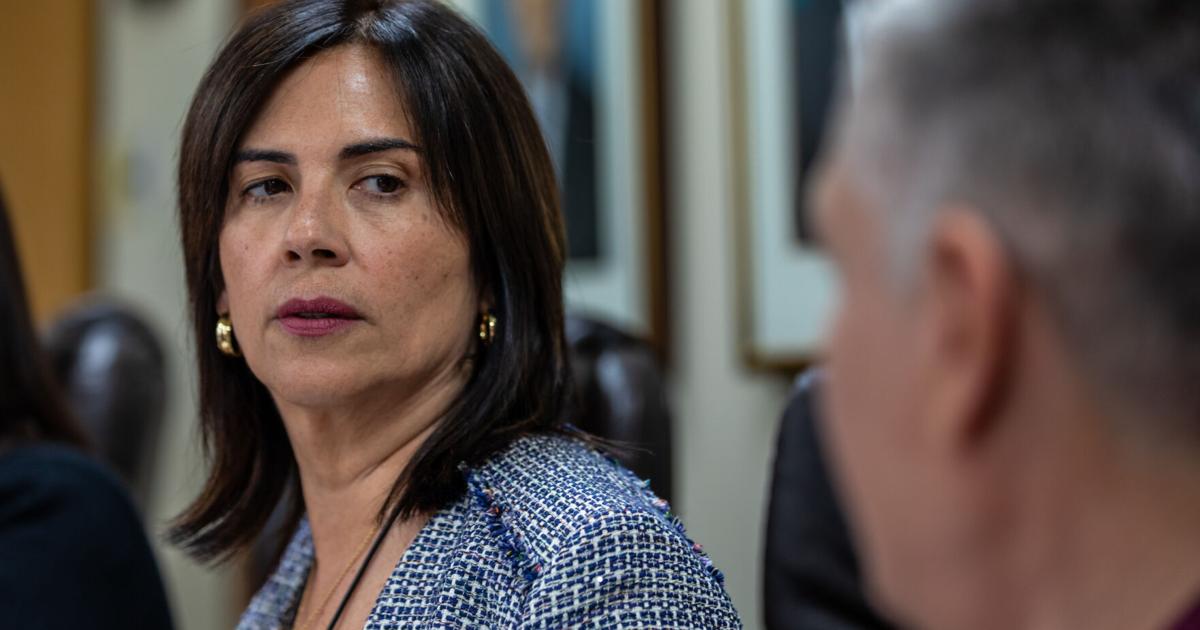 Contralora urge a la Legislatura agilizar proyectos para fortalecer fiscalización de contratos