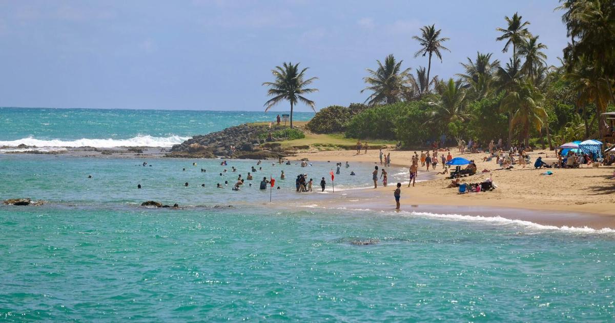 Gobierno federal anuncia fondos para proteger bañistas en playas de la Isla