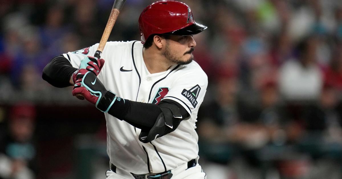 Nolan Arenado firma con los Leones de Ponce para el béisbol invernal 2026-27