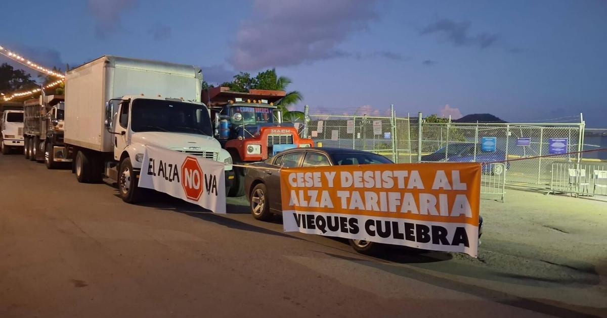 FOTOS: Manifestantes bloquean con camiones terminal de lanchas en Vieques