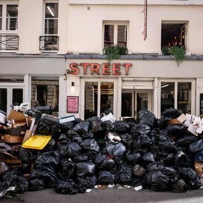 La basura se convierte en un símbolo de protesta en París
