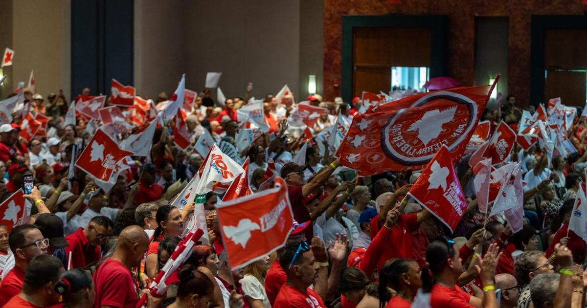 Populares se movilizan a la Asamblea General del PPD en Ponce