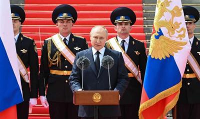 Putin asegura que las fuerzas rusas "mejoran sus posiciones en Ucrania"