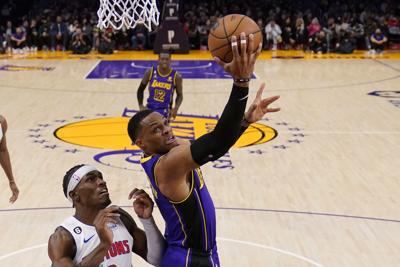 Lakers superan a Pistons sin contar con LeBron James