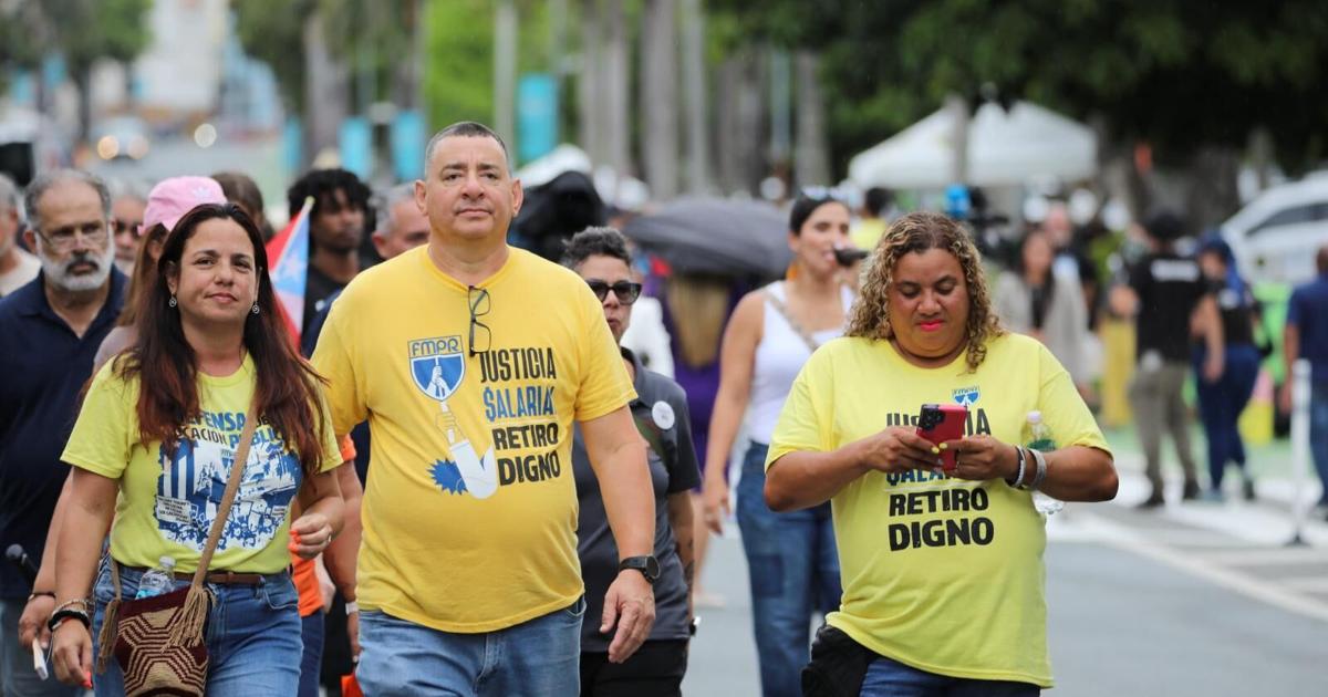 Organizaciones se manifiestan en las inmediaciones del Capitolio, mientras seguidores de la gobernadora destacan su gestión