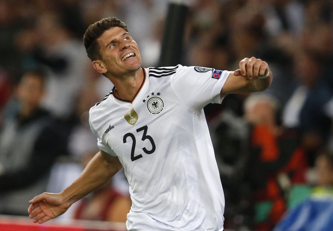 Alemania e Inglaterra ponen un pie en el Mundial ...