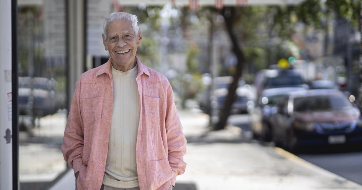 Luis Rafael Sánchez será inmortalizado en la Caja de las Letras del Instituto Cervantes