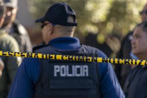 Imagen del artículo de El Vocero: Arrestan a tres personas y ocupan armas durante allanamiento en Fajardo