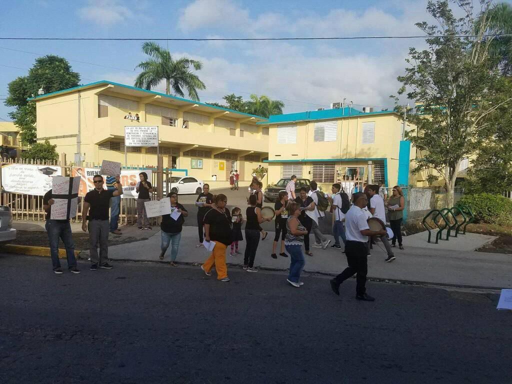 Escuela Vocacional de Cayey inicia paro Educación